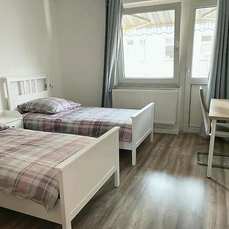 2-bedroom Flat With Kitchen And Garden, Easy To Center And Dusseldorf Messe Duisburg