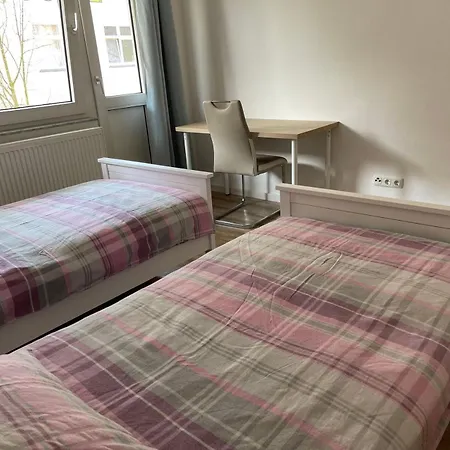 2-bedroom Flat With Kitchen And Garden, Easy To Center And Dusseldorf Messe